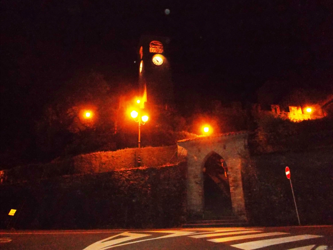 Veduta notturna del Castello di Levizzano Rangoni - Baroxse - Castelvetro di Modena (MO) 