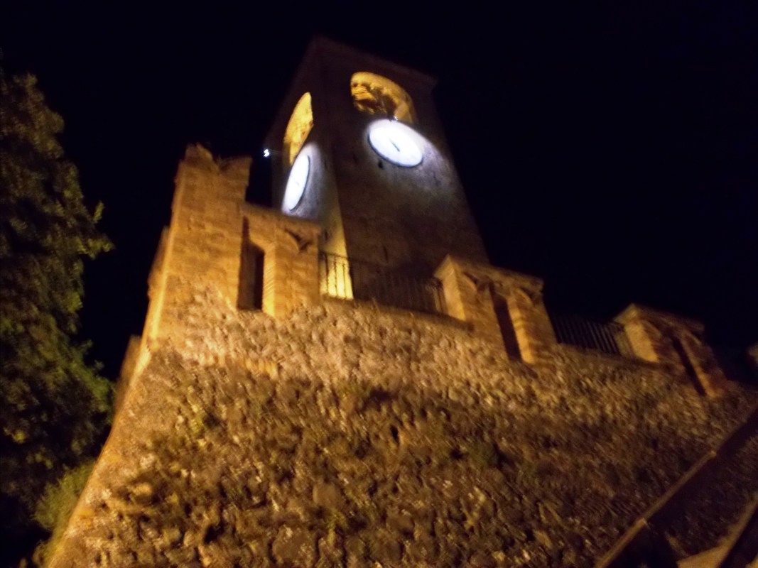 Veduta notturna della Torre dell'orologio - Baroxse - Castelvetro di Modena (MO) 