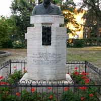 Monumento a Giovanni Pascoli nel giardino della casa - Pincez79 - San Mauro Pascoli (FC)