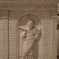 Antonio rossellino, sarcofago del beato marcolino amanni, 1458, da s. giacomo in s. domenico a forlÃ¬, santi domenicani 07 pietro martire - Sailko - ForlÃ¬ (FC)