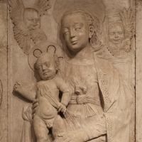 Gregorio di lorenzo, madonna col bambino tra due angeli, da duomo di forlÃ¬, porta della canonica, 1490-1510, 04 - Sailko - ForlÃ¬ (FC)