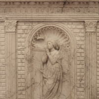Antonio rossellino, sarcofago del beato marcolino amanni, 1458, da s. giacomo in s. domenico a forlÃ¬, virtÃ¹, speranza 01 - Sailko - ForlÃ¬ (FC)