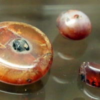 EtÃ  del bronzo medio-recente, perle in ambra, 1550-1200 ac ca, da castellazzo di fontanellarto - Sailko - Parma (PR)