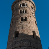 Torre del museo arcivescovile da vicino - Federico Bragee - Ravenna (RA)
